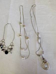 lot 1292 image: 3 metal tone necklaces