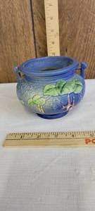lot 1309 image: Roseville Fuschia Jardiniere pot planter #645