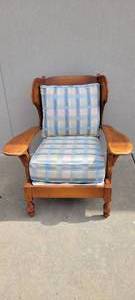lot 1351 image: Vintage arm chair