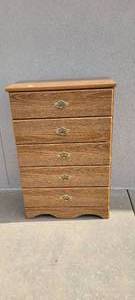 lot 1359 image: Chest of drawers 30 14H X 16W X 45H- scrape at top but piece can be reglued