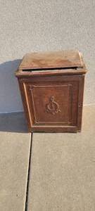 lot 1364 image: Vintage sewing cabinet-needs repaired