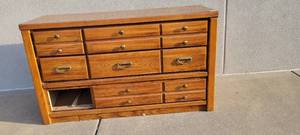 lot 1367 image: Lenoir house Broyhill dresser-missing one drawer