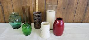 lot 1419 image: Vases