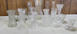 lot 1420 image: Clear vases