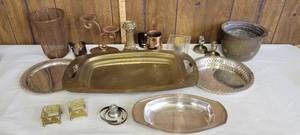 lot 1423 image: Metal home decor