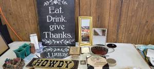 lot 1427 image: Home decor