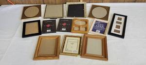 lot 1428 image: Picture frames