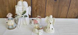 lot 1430 image: Angel figurines