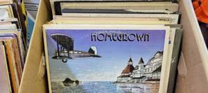 lot 1438 image: Vinyl records-see titles in pics