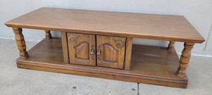 lot 1475 image: Coffee table wstorage 54L X 21W X 16H