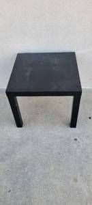lot 1481 image: Square endtable 18H X 21 12