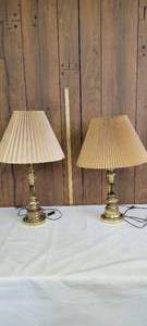 lot 1488 image: Pair of table lamps