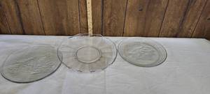 lot 1531 image: Etched glass serving dishes