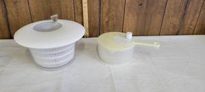 lot 1532 image: Salad spinner and fruit drainer