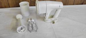 lot 1538 image: Braun 220 watt multimix
