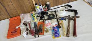 lot 1511 image: Hammers, handsaws, extension cords and more