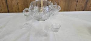 lot 1525 image: Punch bowl wseven cups