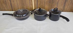 lot 1547 image: 2 pots and a deep pan