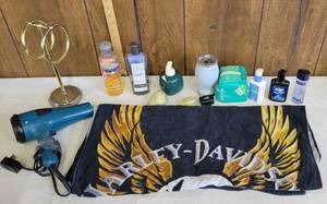 lot 1565 image: Bathroom items