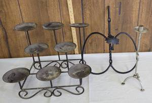 lot 1571 image: Metal candle holder decor