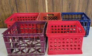 lot 1572 image: Crates