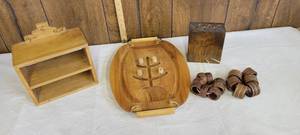 lot 1530 image: Knife block, serving tray, napkin rings and spice shelf
