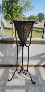 lot 113 image: Metal Jardiniere Stand with Urn - 41 Tall and 15 Diameter