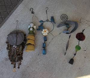 lot 115 image: 5 Windchimes - 16 - 26 Long