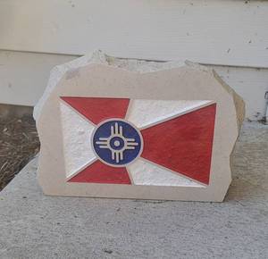 lot 116 image: Wichita Flag Stone Decor