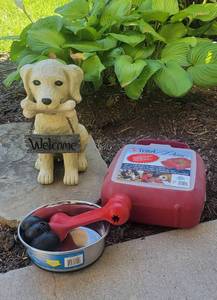 lot 117 image: Dog Welcome Statue, Travel Feeder, Kong Toys and Stainless with Rubber Ringed Bowl