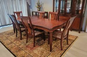 lot 129 image: Legacy Classic Vogue Leg Table with Extensions 44 x 30 x 60 without Leaves and 84 with both Leaves and (6) Two Tone Splat Chairs - GORGEOUS Table