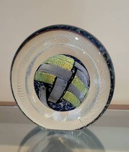 lot 155 image: 7 Disc Paperweight Dichroic Art Glass Sculpture