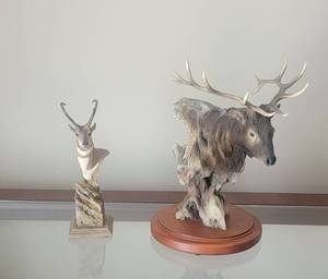 lot 158 image: Autumn High Mill Creek Studio Elk Sculpture and MCSI 2011 Antelope Sculpture by Slockbower