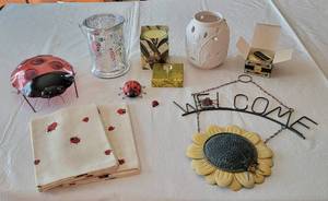 lot 183 image: Lady Bug Decor, Lanterns and Candles
