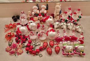 lot 210 image: Christmas Ornaments