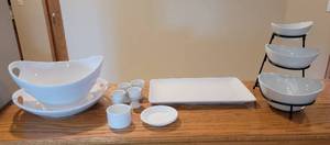 lot 215 image: White Serving Dishes