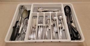 lot 224 image: Kitchen Utensils