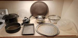 lot 225 image: Pots & Pans