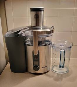lot 227 image: Breville Juicer - Model BJE510XL - Works