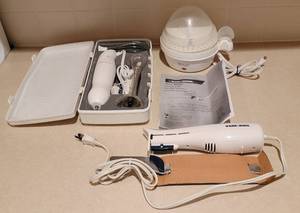 lot 231 image: Hamilton Beach Hand Mixer, Egg Genie, Black & Decker Slice Right Electric Knife Model EK700