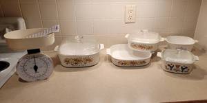 lot 232 image: Corning Ware and Salter Kitchen Scale