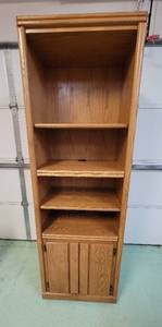 lot 242 image: Oak Cabinet on Wheels - 24 x 17 x 73