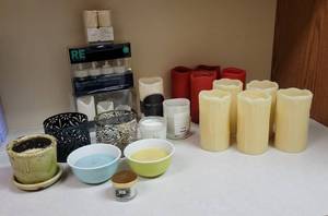 lot 254 image: Battery Operated Candles, Fragrance Candles and Holders