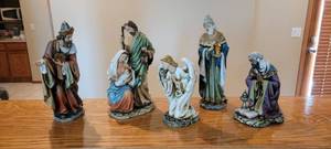 lot 186 image: 5pc Set Josephs Studio Renaissance Holy Family Religious Figurines - Tote included for storage