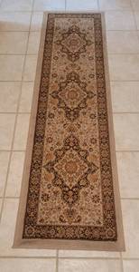 lot 262 image: Rug Runner - 84