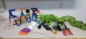 lot 277 image: Chemicals, Hoses and Yard Tools