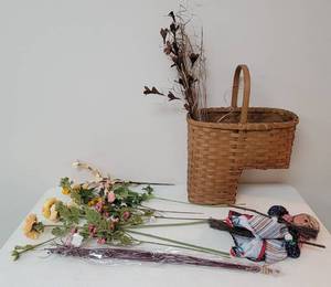 lot 292 image: Stair Basket, Floral and Witch