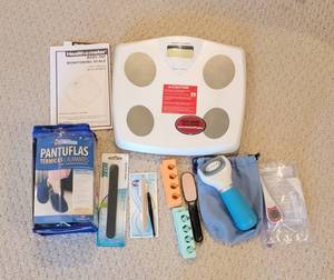 lot 322 image: Health-o-Meter Scale, Foot Care and Foot Warmers