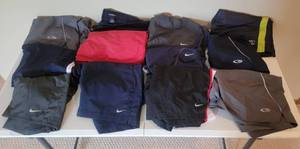 lot 932 image: Mens Size Large Shorts