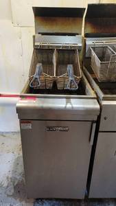 lot 2453 image: Commerical Natural Gas Black Diamond Deep Fryer Model BDGF-120NG